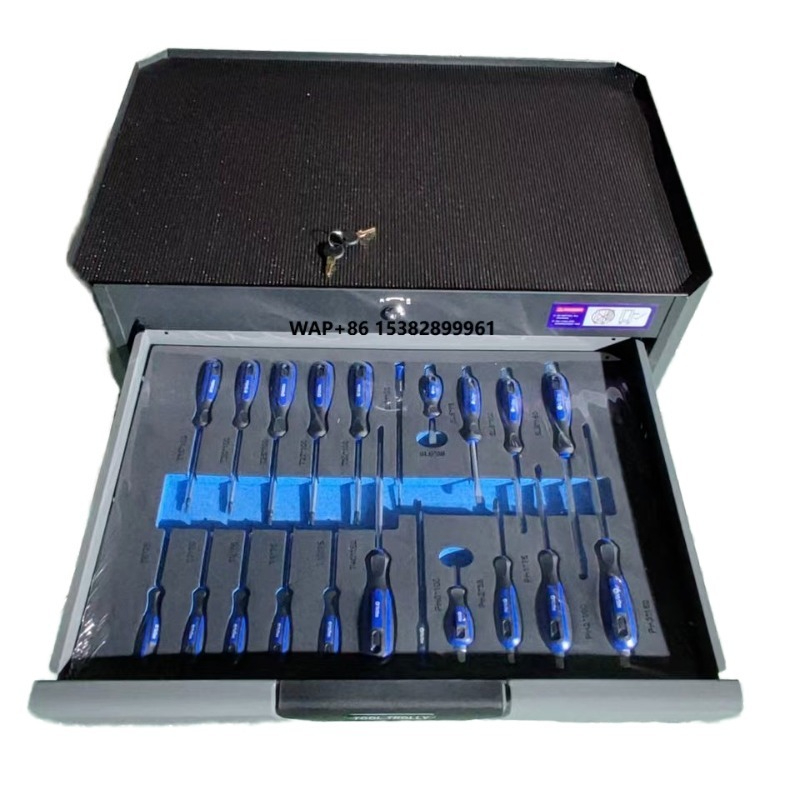 Hand Tools In Workshop - عرض ساخن: طقم أدوات إصلاح السيارات
